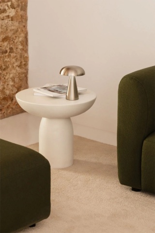 Okrągły stolik pomocniczy Ø50 cm z cementu Zenadia biały